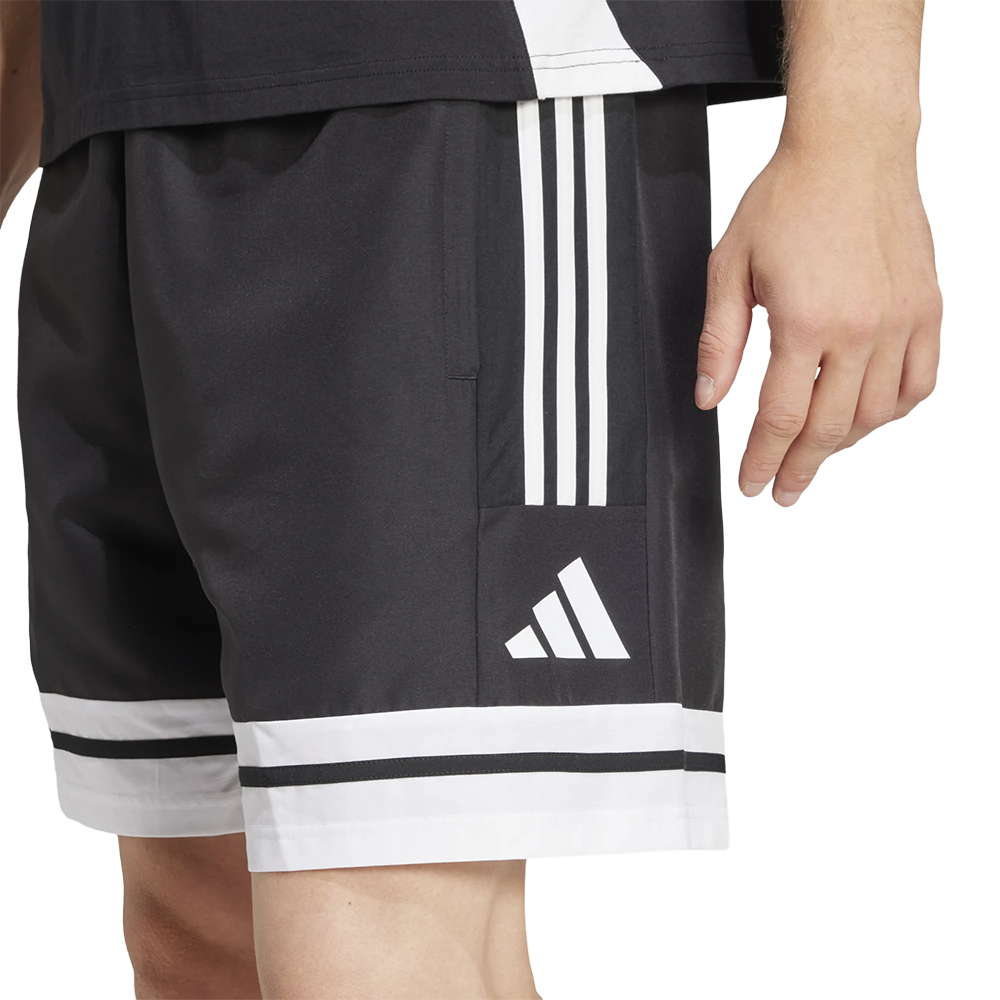 PANTALÓN CORTO DE PASEO JUGADOR ADULTO 25/26